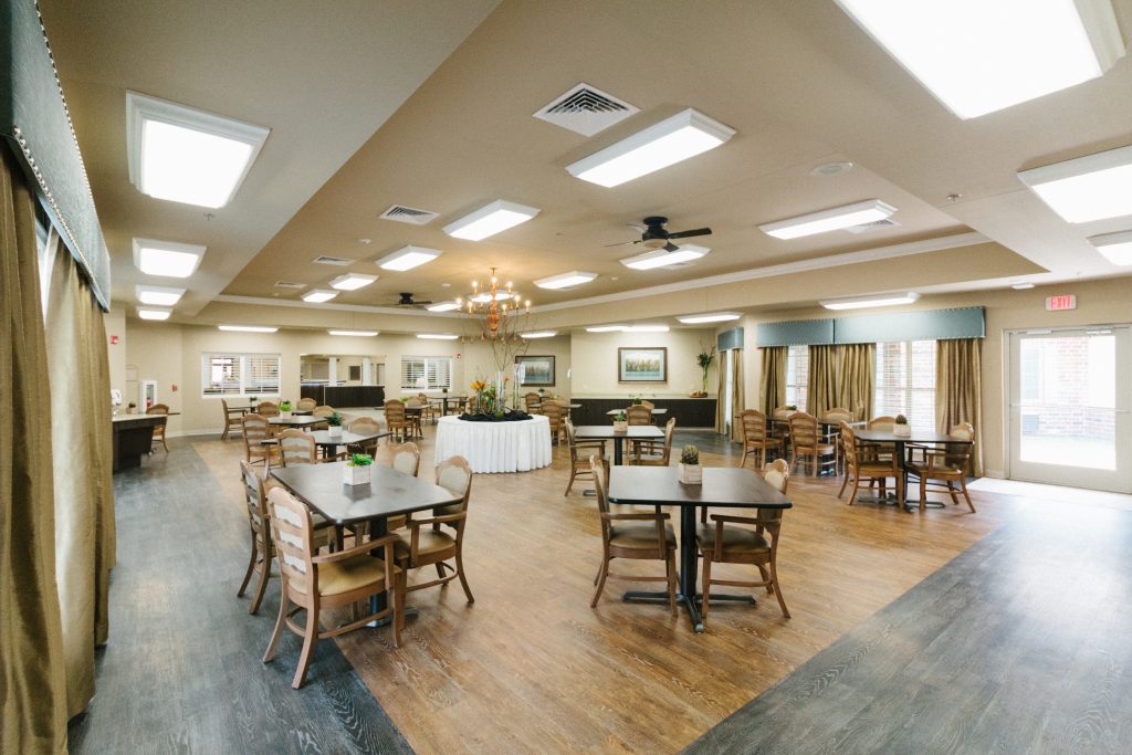 Dinning room at skilled nursing facility Amberwood Health and Rehab